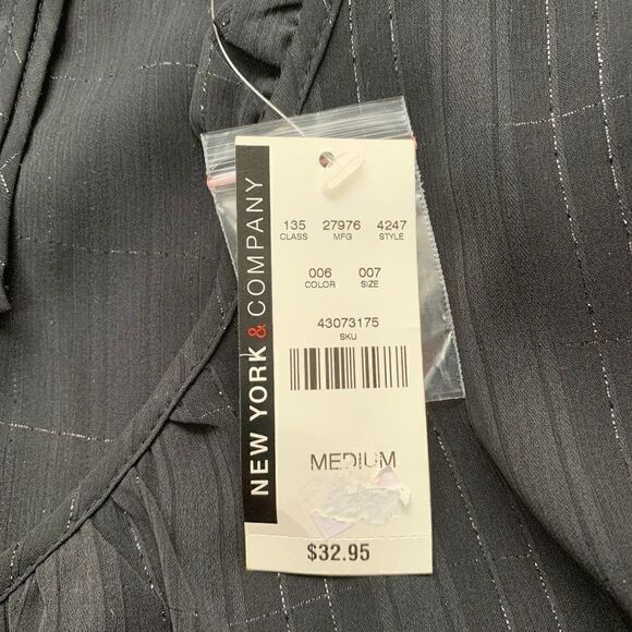 NWT New York & Company Short Sleeve Ruffle Blouse - Picture 4 of 4